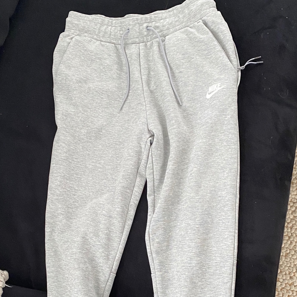WOMEN'S NIKE SPORTSWEAR TECH FLEECE JOGGER PANTS S